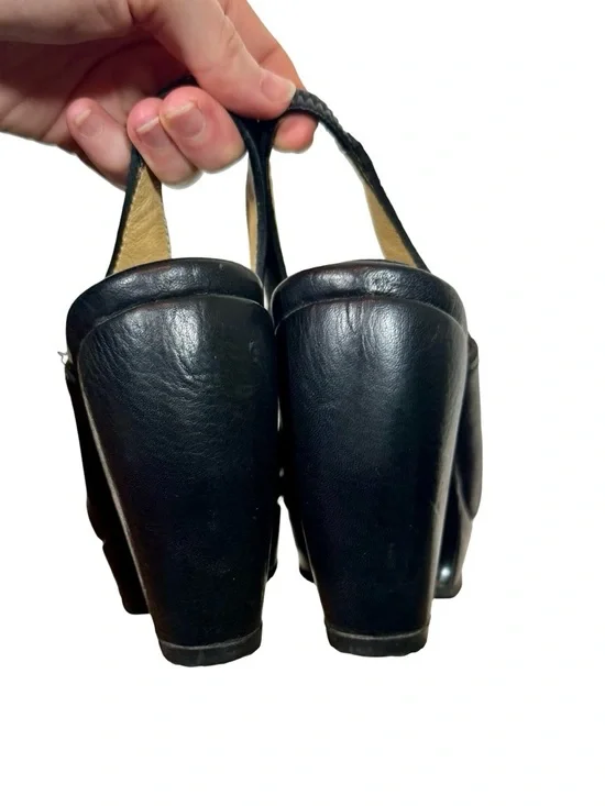 John Fluevog Spur Prepare Hi Leather Chunky Sculptural Curved Platform Sandals - Picture 10 of 15